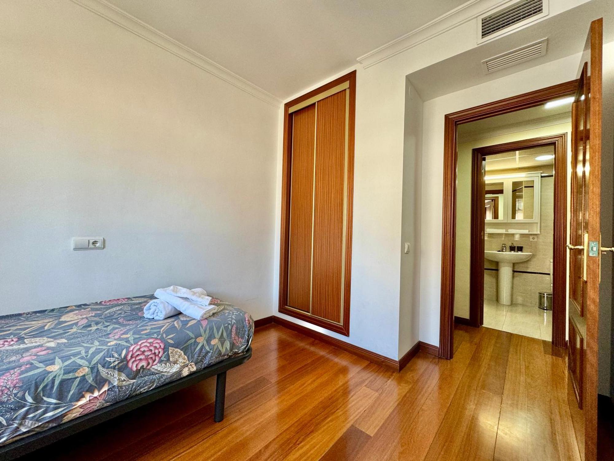 Lujoso Piso Centro Aparcamiento Privado, Terraza & Ac Leilighet Málaga Eksteriør bilde